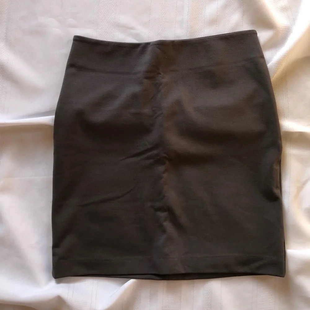 Stretchy Pencil Skirt